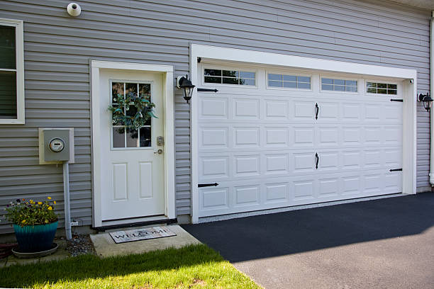 24/7 Emergency Garage Door Panel Replacement experts in Little Ferry, NJ